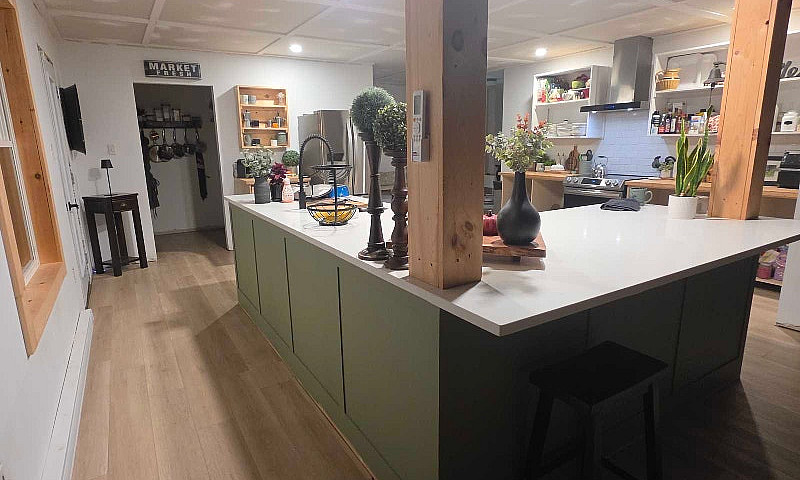 4,200 Sq Ft Executiv...