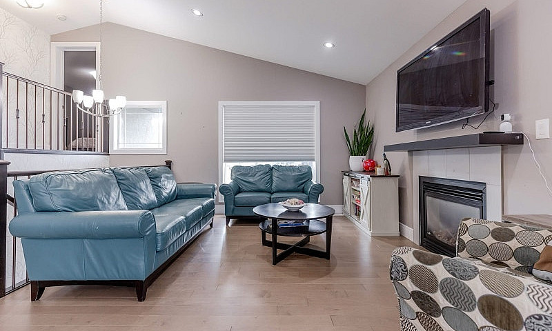 *Price Reduced* 211 ...