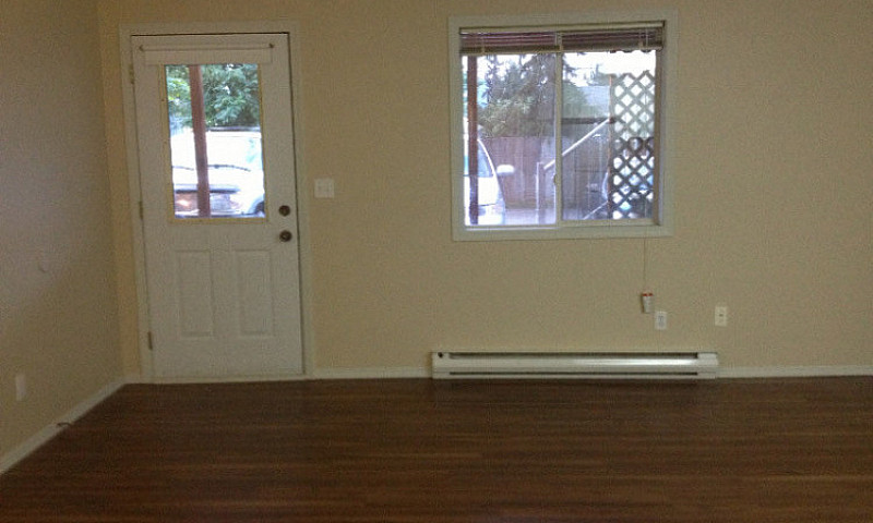 Vernon 1 Bdrm Level ...