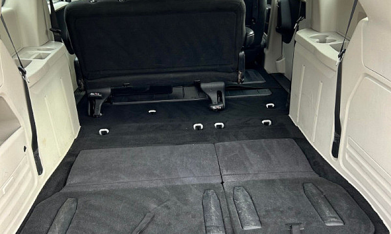 2011 Dodge Grand Car...