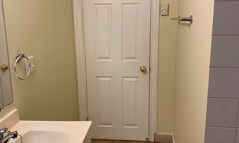 1 Bedroom Apt—— Osbo...