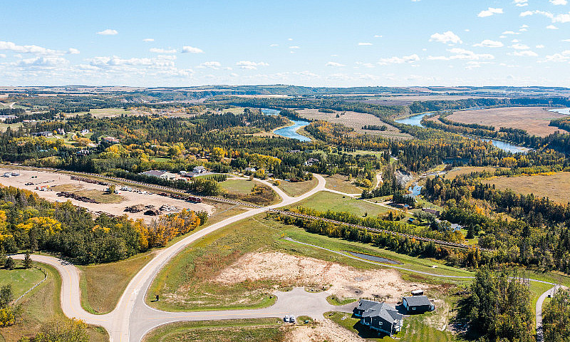 1.25 Acres In Burban...