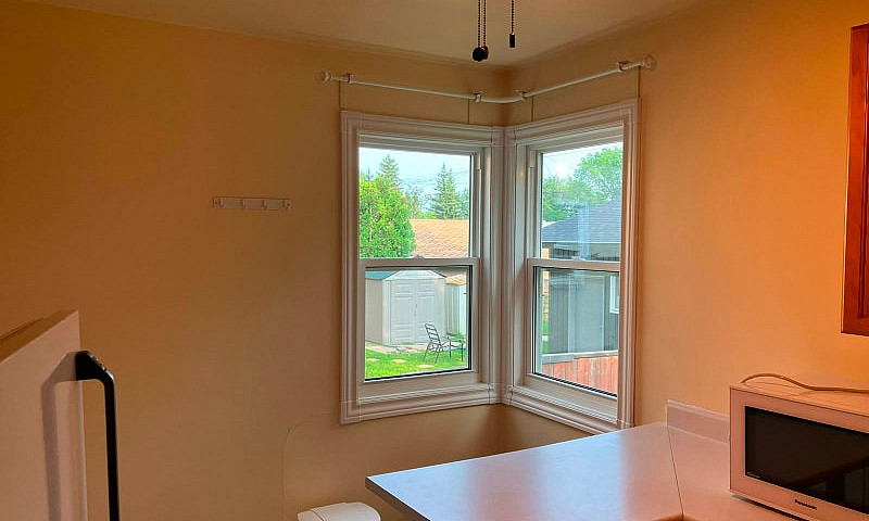 3Bed/1Bath-Mainfloor...