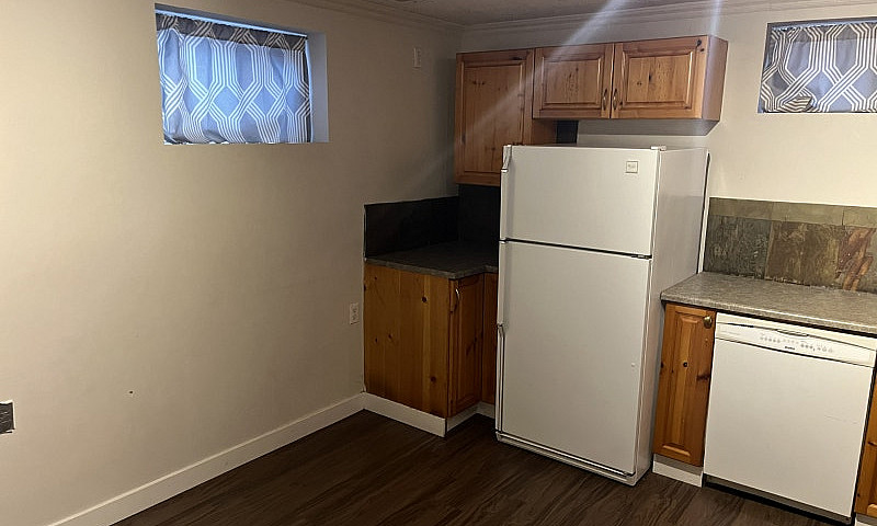 2 Bedroom Basement I...