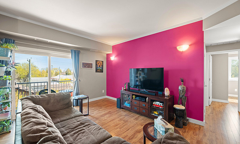 Condo Living In Selk...