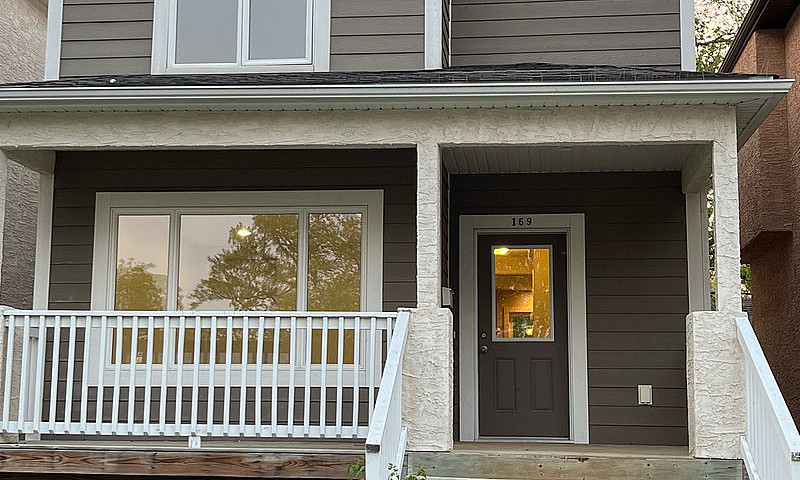 Beautiful 3 Bed 3 Ba...