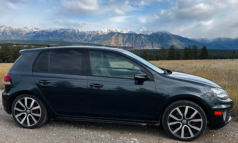 2012 Volkswagen Golf...