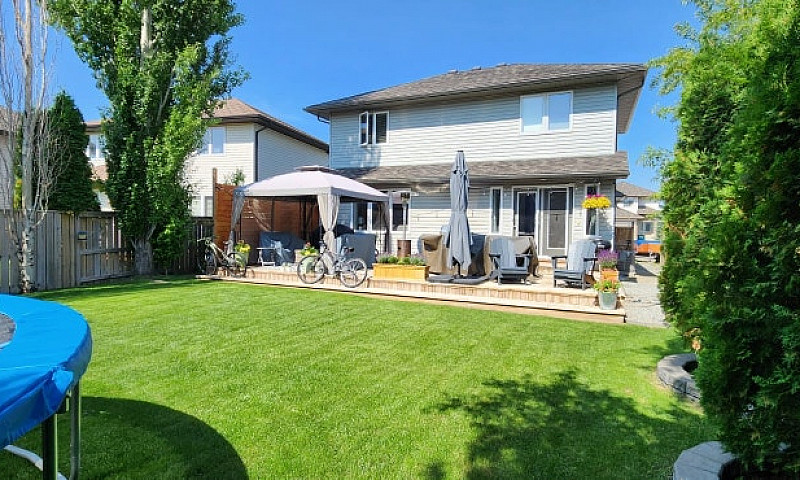 4 Bed, 3 1/2 Bath Fa...