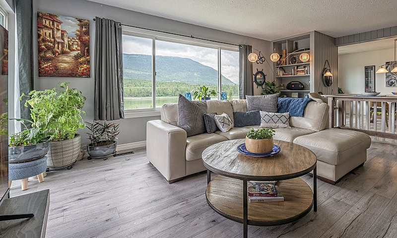 Shuswap - 1.4 Acres ...