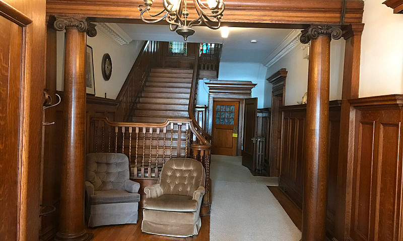1 Br Apartment Avail...