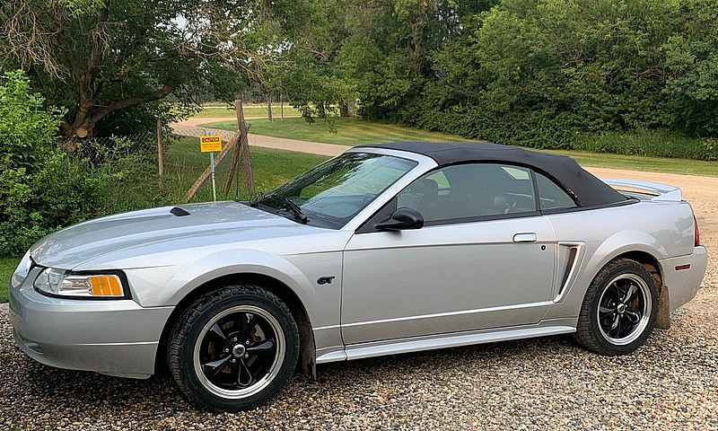 2000 Ford Mustang Gt...