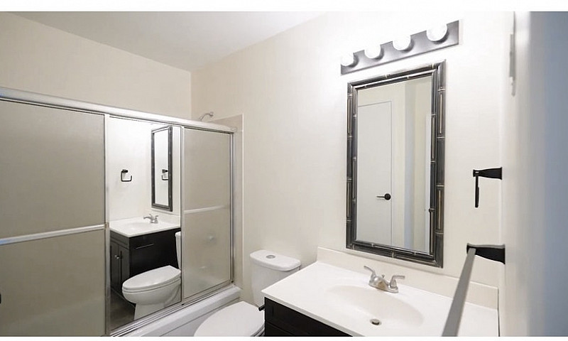 Master Bedroom For R...