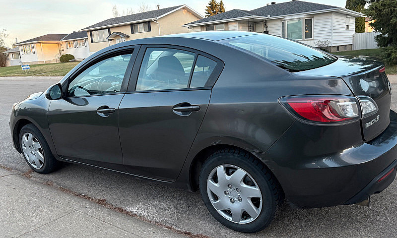 2011 Mazda 3I...