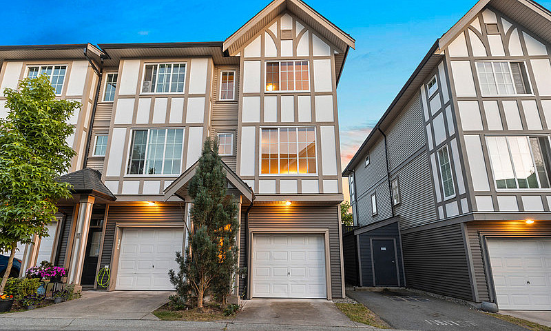 Beautiful 2 Bed + 2B...