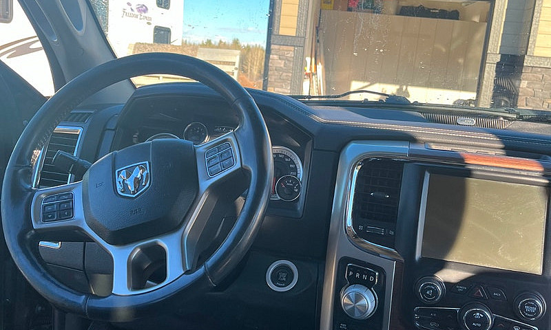 Ram 1500 Laramie...
