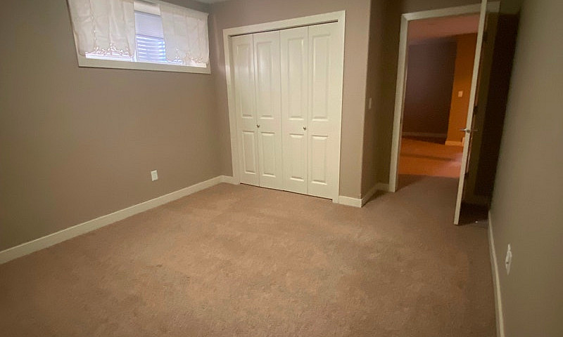 1 Bedroom Basement A...