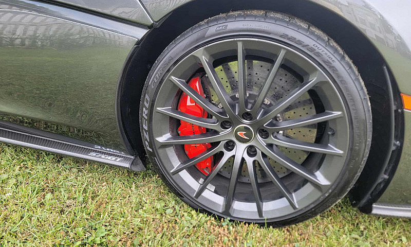 2017 Mclaren 570Gt...