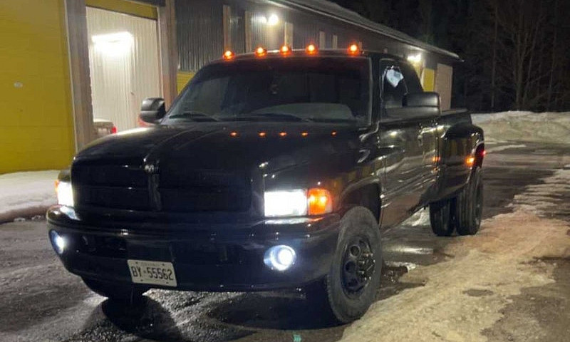 2001 Dodge Ram 3500...