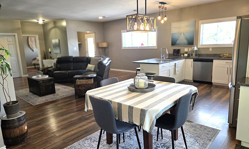 Charming Bungalow Wi...