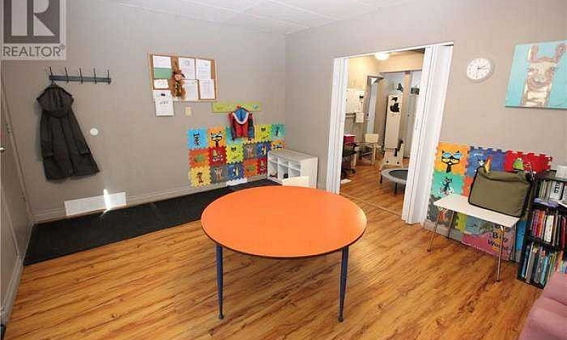 1 Bdrm Main Floor Of...