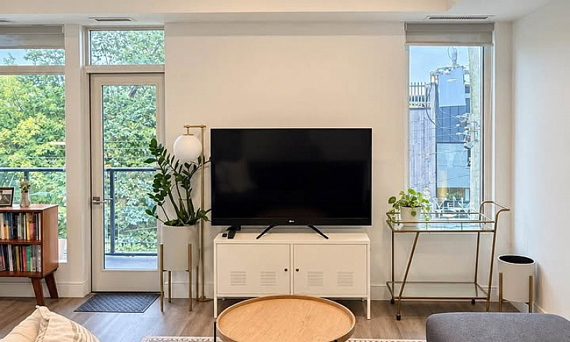 Beautiful 2 Bedroom ...