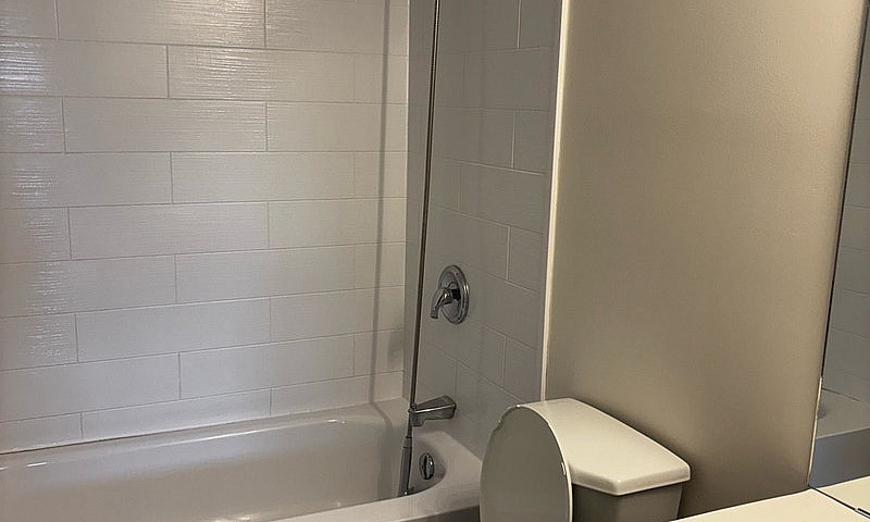 Newly Renovated 2 Be...