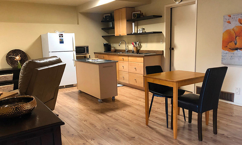 Fully Furnished Bach...