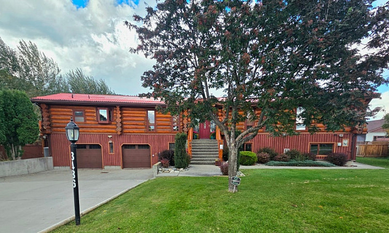 Stunning Log Home On...
