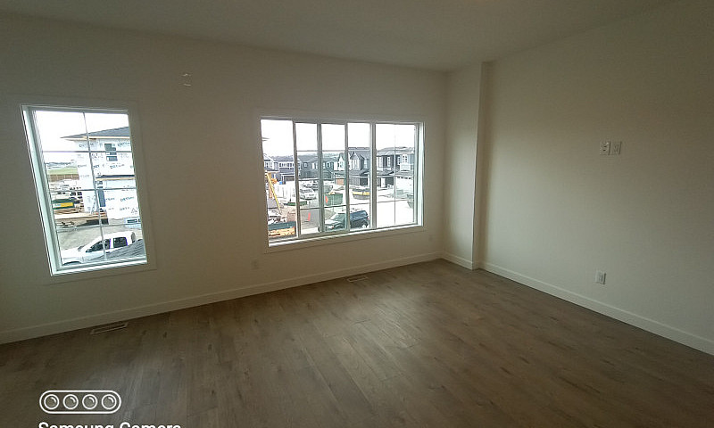 Stately New 3+ Bdrm ...