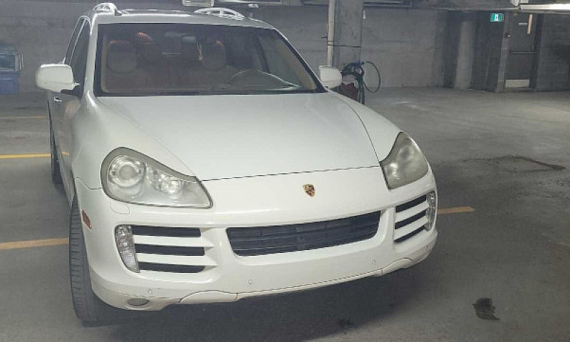 Porsche Cayenne...