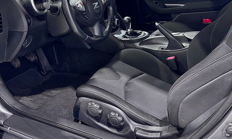 2016 Nissan 370Z - L...