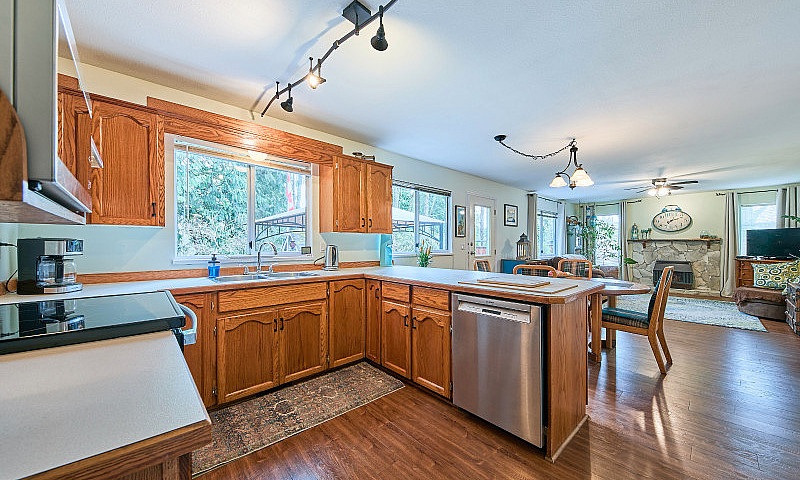 Spacious 5-Bedroom H...