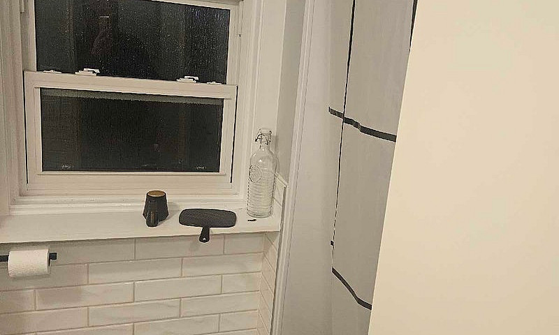 1 Bed&Bath Right Off...