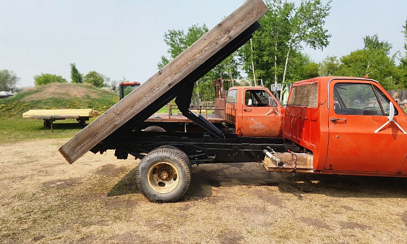 1976 Gmc Hoist Truck...