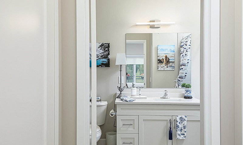 Luxury Apartment Hom...