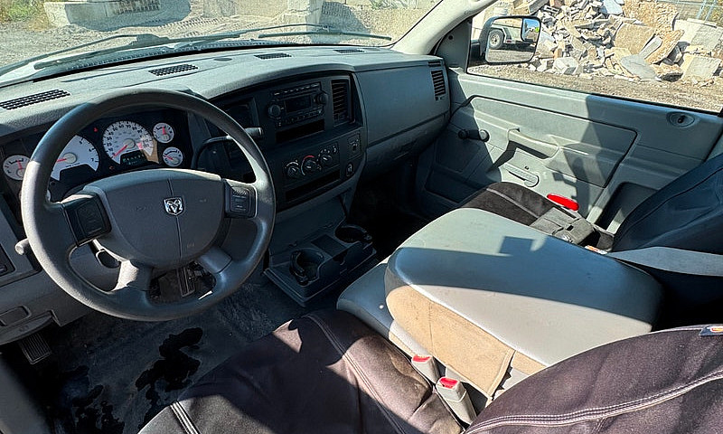 2007 Ram 2500 Gas 5....