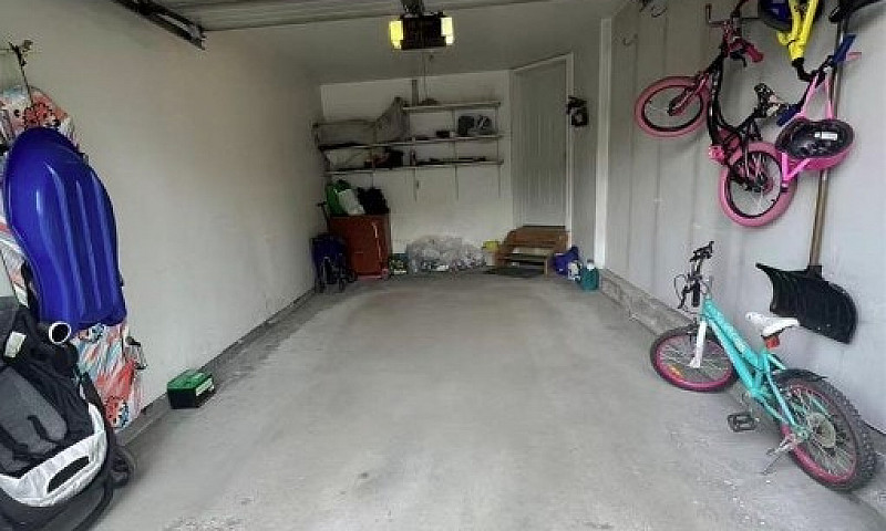 Townhouse For Rent E...