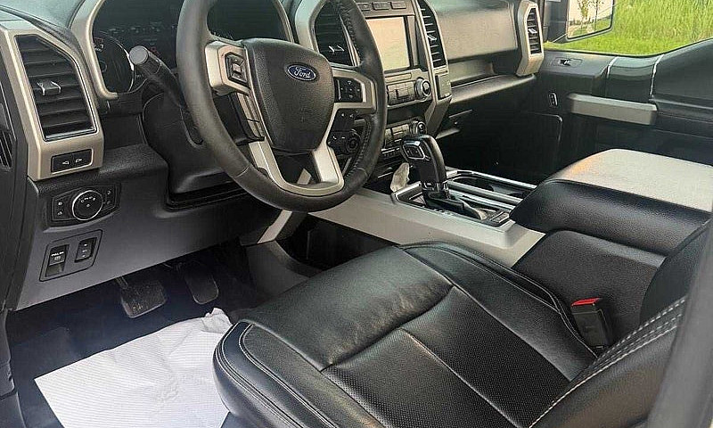2019 Ford F-150 Lari...
