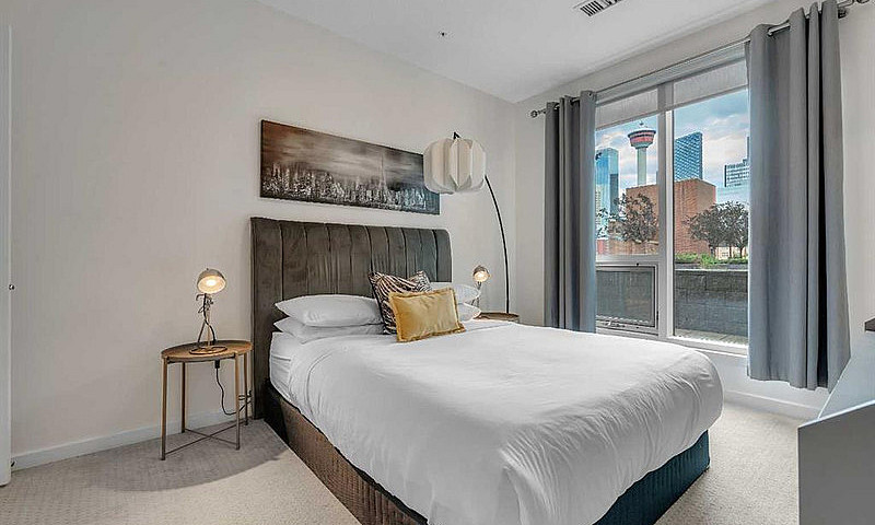 2 Bdrm Condo | Say H...
