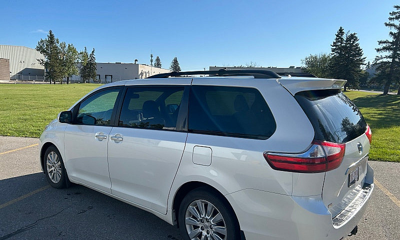 2015 Toyota Sienna L...