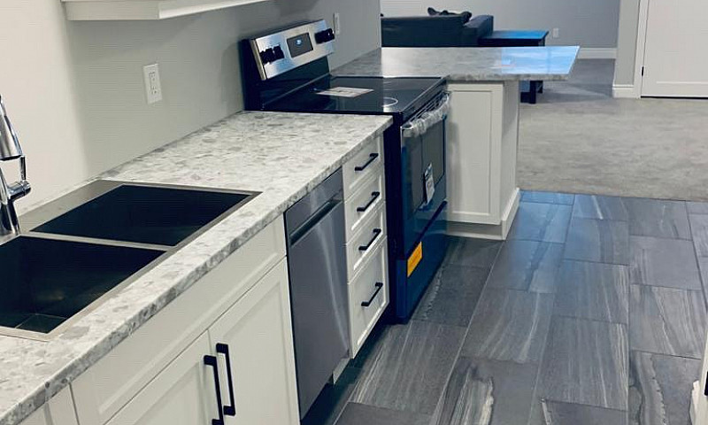 Modern Basement Apar...