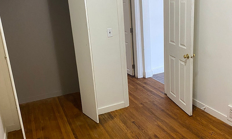 Large 2 Bedroom Dupl...