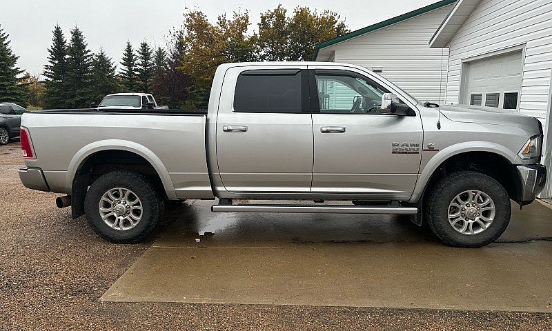 2013 Dodge 3500 Lara...