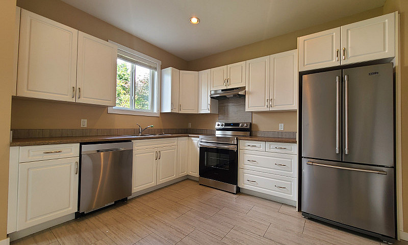 Large Pets Ok - 2Br....