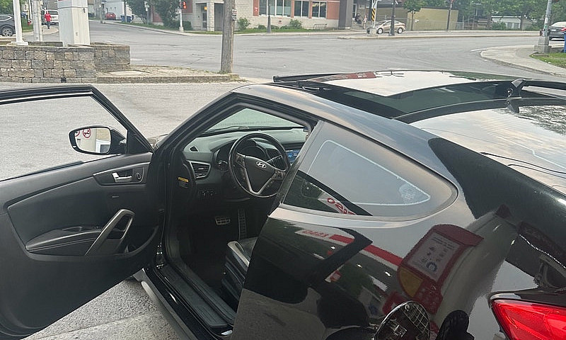 Hyundai Veloster Tur...