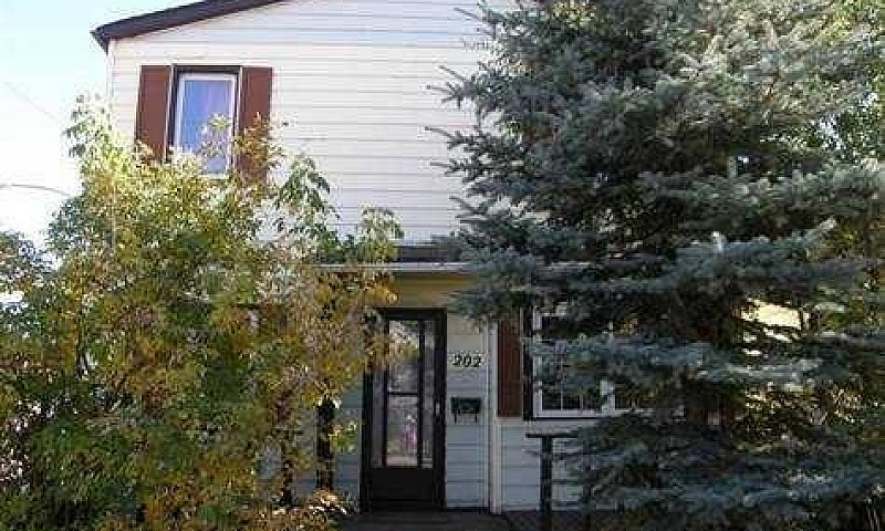 1 Bdrm Main Floor Of...