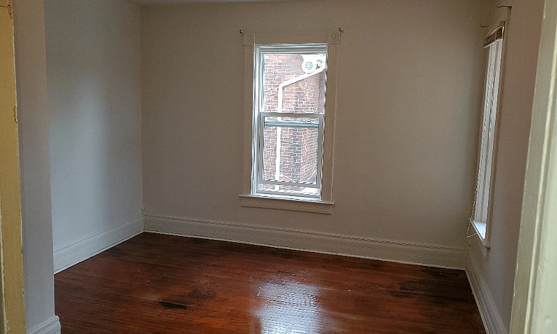 2Nd Flr, One Bdrm+Lv...