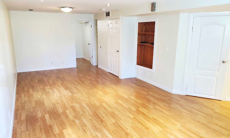 Basement Suite For R...