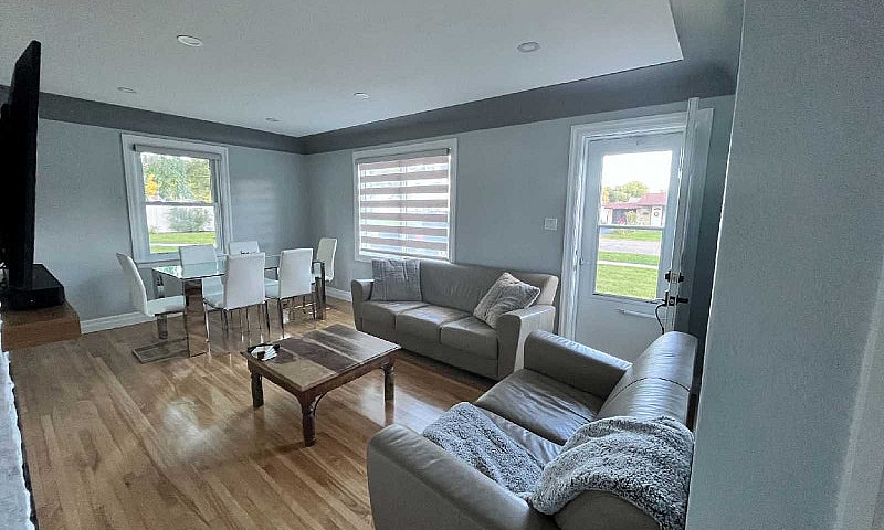 Renovated 2 Bed 1 Ba...