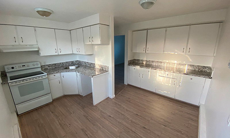 Spacious 3 Bedroom +...